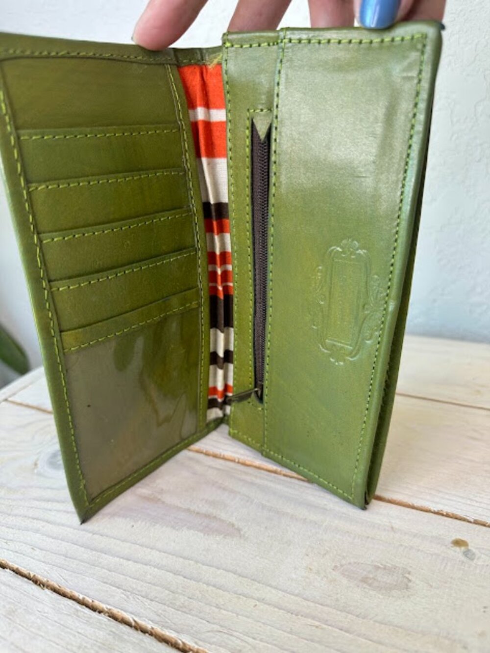 Leaders in Leather Green Tooled Wallet - Picture 5 of 9